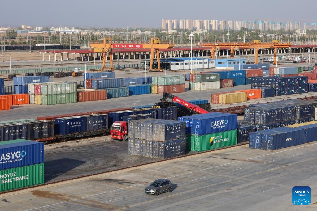 This photo taken on Oct. 16, 2023 shows a logistics park at Lanzhou New Area in northwest China's Gansu Province. In 2012, Lanzhou New Area was approved by the State Council as the fifth national level special economic development zone, which is also the first state-level new development area in the northwest of China.(Photo: Xinhua)