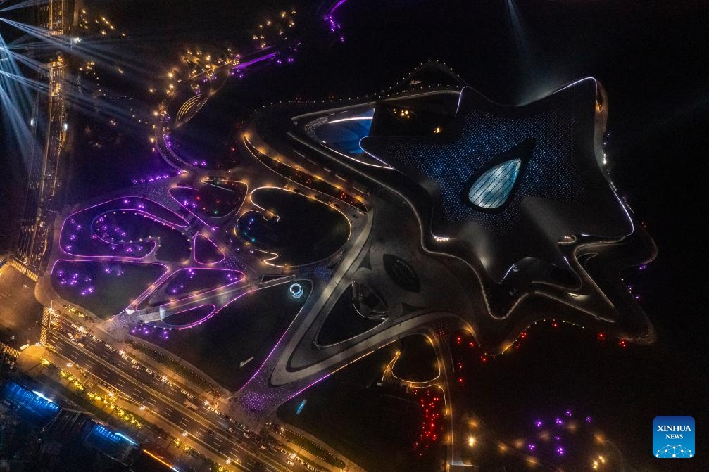 This aerial photo taken on Oct. 16, 2023 shows a night view of the Chengdu Science Museum, main venue for the 81st World Science Fiction Convention (WorldCon), in Chengdu, southwest China's Sichuan Province. The five-day 2023 WorldCon will be opened in Chengdu on Wednesday.(Photo: Xinhua)