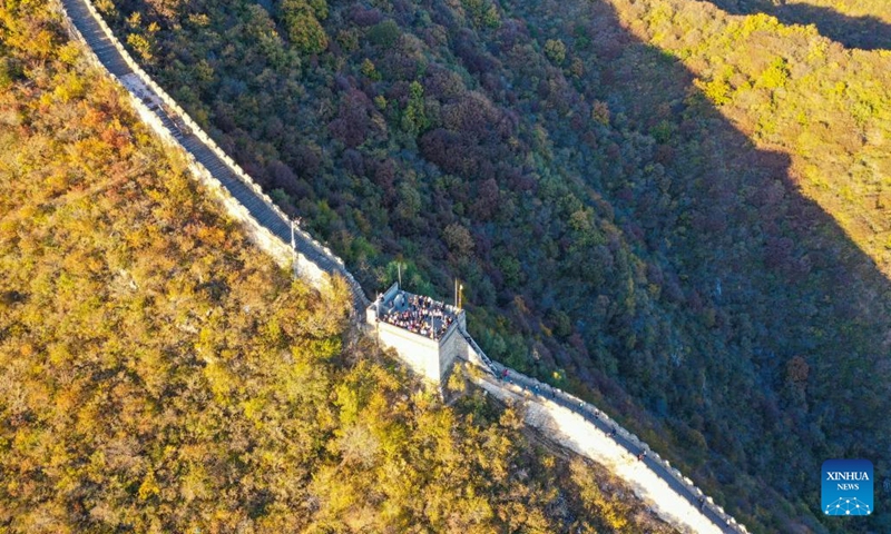 This aerial photo taken on Oct. 21, 2023 shows the autumn scenery of the Mutianyu section of the Great Wall in Beijing, capital of China (Photo: Xinhua)