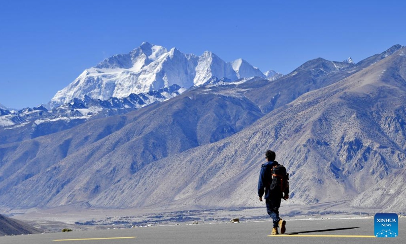 A tourist visits Mount Qomolangma National Park in southwest China's Tibet Autonomous Region, Oct. 27, 2023. (Photo: Xinhua)