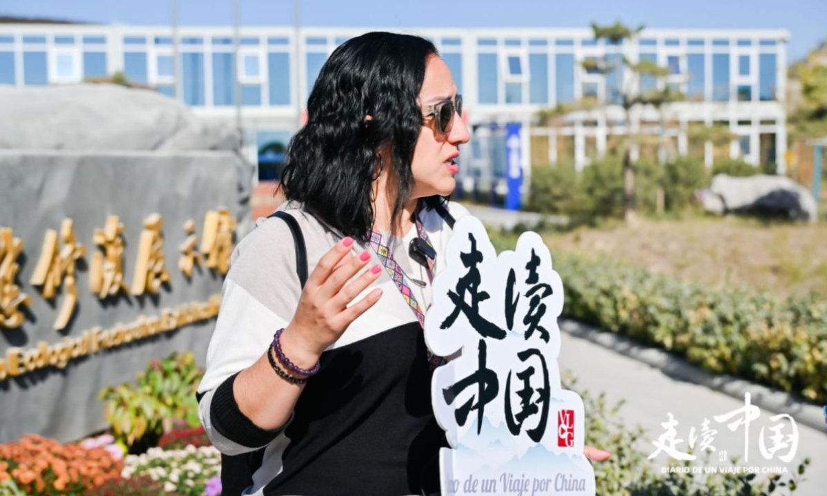 Liliana Padilla Guerrero, a journalist from Mexico, gives an interview in “Travelogue of China” in Jizhou district, north China's Tianjin.