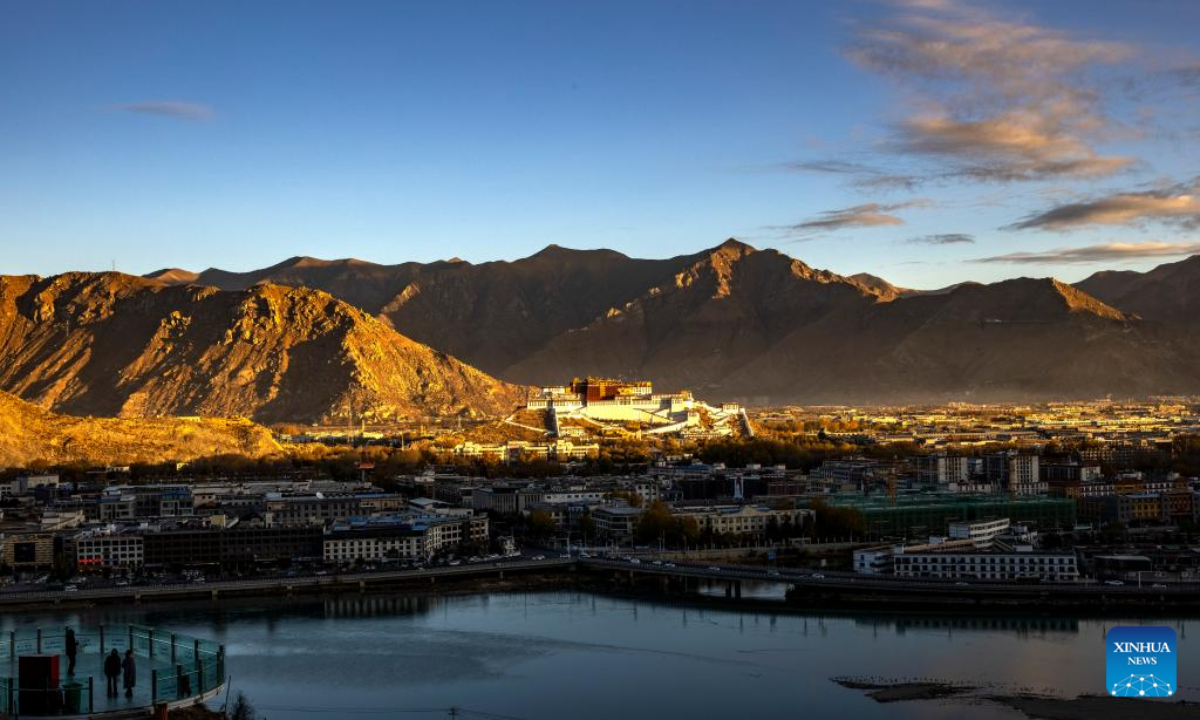 Tourists enjoy the view at Nanshan Park in Lhasa, capital of southwest China's Xizang Autonomous Region, Nov 10, 2023. Photo:Xinhua