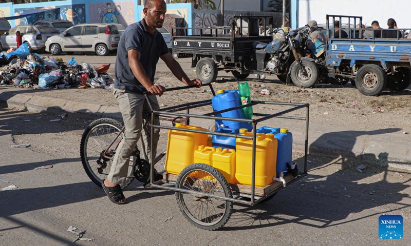 A man is pictured at a market in the southern Gaza Strip city of Khan Younis Nov. 4, 2023. (Photo: Xinhua)