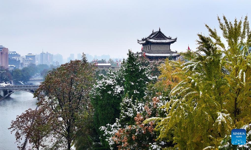 This aerial photo taken on Nov. 11, 2023 the view of snow-covered ancient city wall in Xi'an, northwest China's Shaanxi Province. Xi'an witnessed a snowfall on Saturday, the first one after traditional solar term of Lidong, which means the beginning of winter and fell on Nov. 8 this year. (Photo: Xinhua)