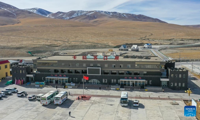 This aerial photo taken on Nov. 7, 2023 shows the Irkeshtam port in northwest China's Xinjiang Uygur Autonomous Region.  (Photo: Xinhua)