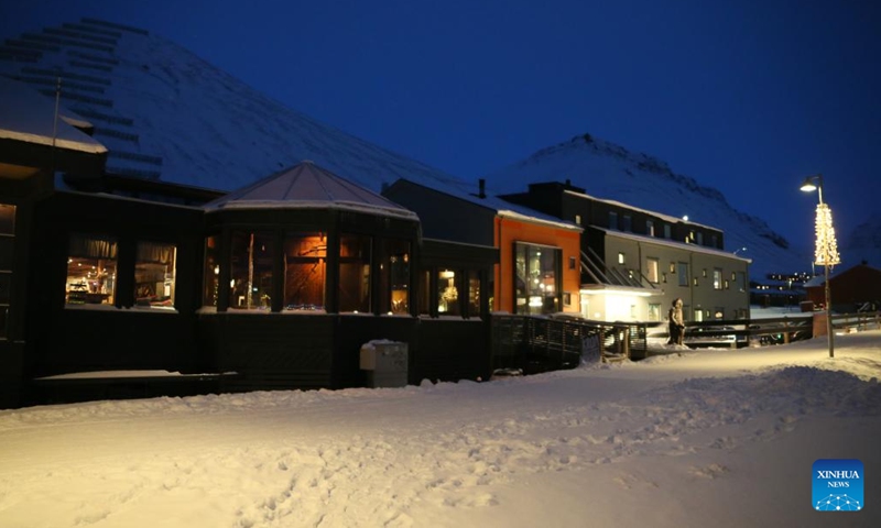 This photo taken on Nov. 14, 2023 shows a restaurant in Longyearbyen, Svalbard, Norway. Longyearbyen is situated within the Svalbard archipelago at a latitude of approximately 78 degrees north, about 1,300 kilometers from the North Pole, where a polar night lasting up to four months takes place each year.(Photo: Xinhua)