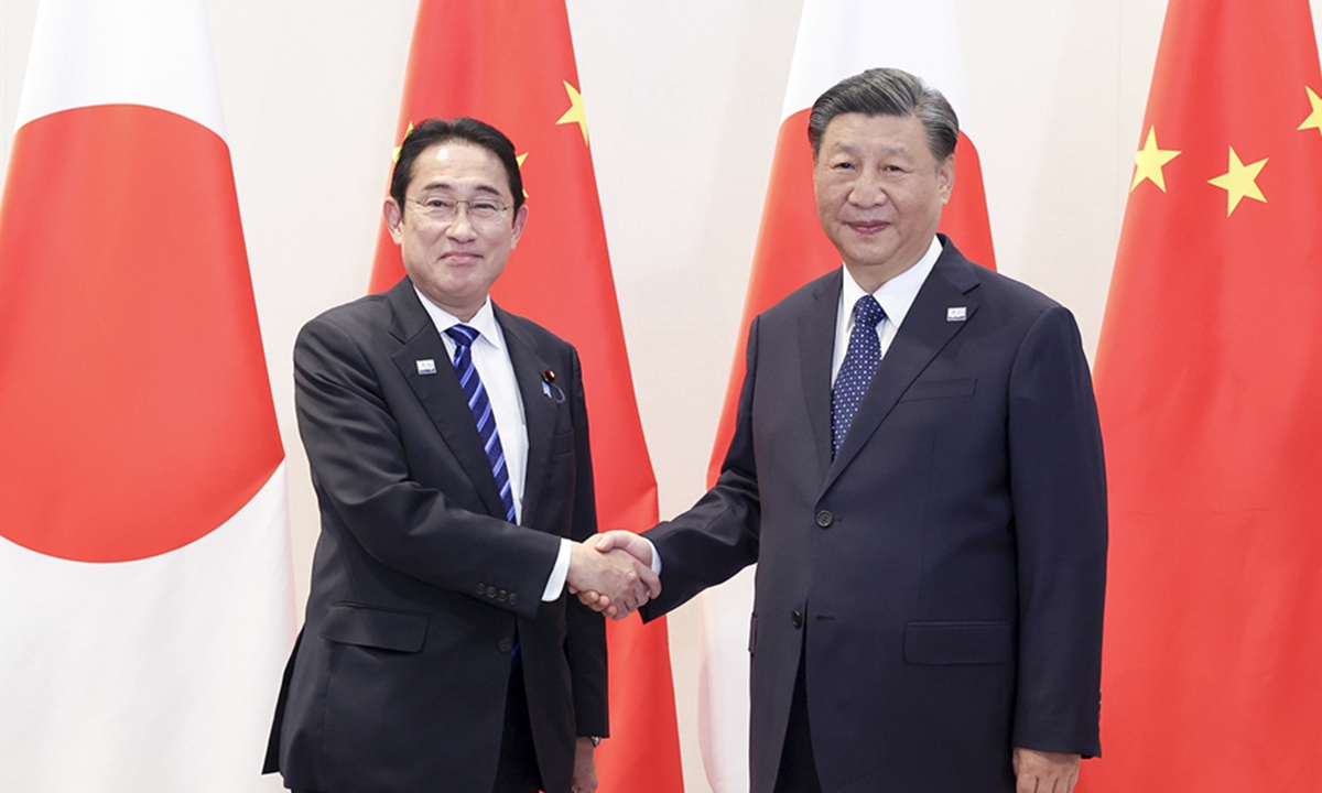 Chinese President Xi Jinping meets Japanese Prime Minister Fumio Kishida in San Francisco on the sidelines of the APEC meetings on November 16, 2023. Photo: Xinhua