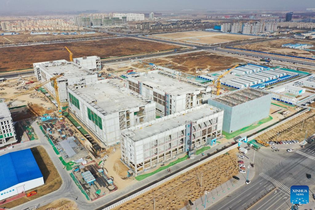 This aerial photo taken on Nov. 28, 2023 shows a data center project of Agricultural Bank of China in Horinger, Hohhot City, north China's Inner Mongolia. The Horinger data center cluster, located in Hohhot City of north China's Inner Mongolia, can accommodate about 950,000 servers, placing it among the leading data centers in China in terms of computing power.(Photo: Xinhua)