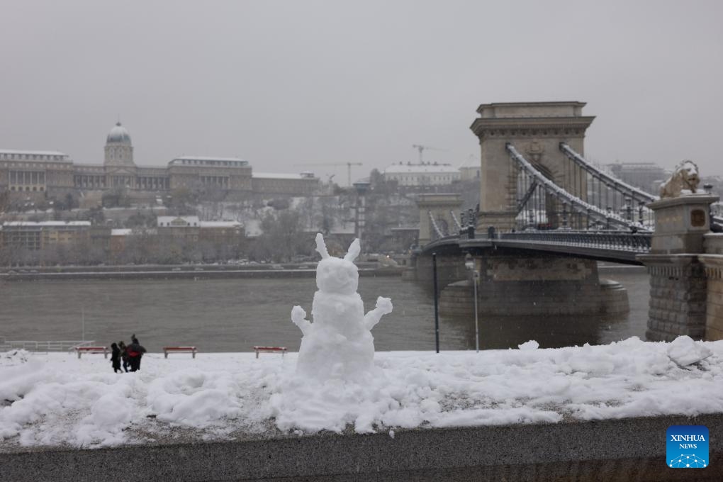 A snowman is seen on the bank of Danube river in Budapest, Hungary, on Nov. 30, 2023.(Photo: Xinhua)