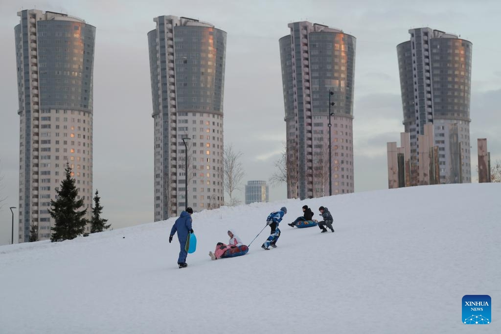 People have fun at a park in Moscow, Russia, Dec. 2, 2023. (Photo: Xinhua)