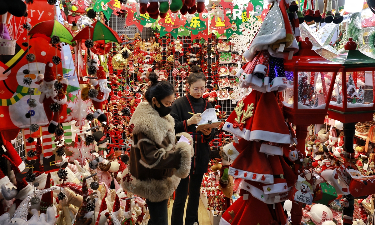 Vendors at the Yiwu International Trade Market in Yiwu, East China's Zhejiang Province on December 4, 2023 Photo: Li Hao/GT