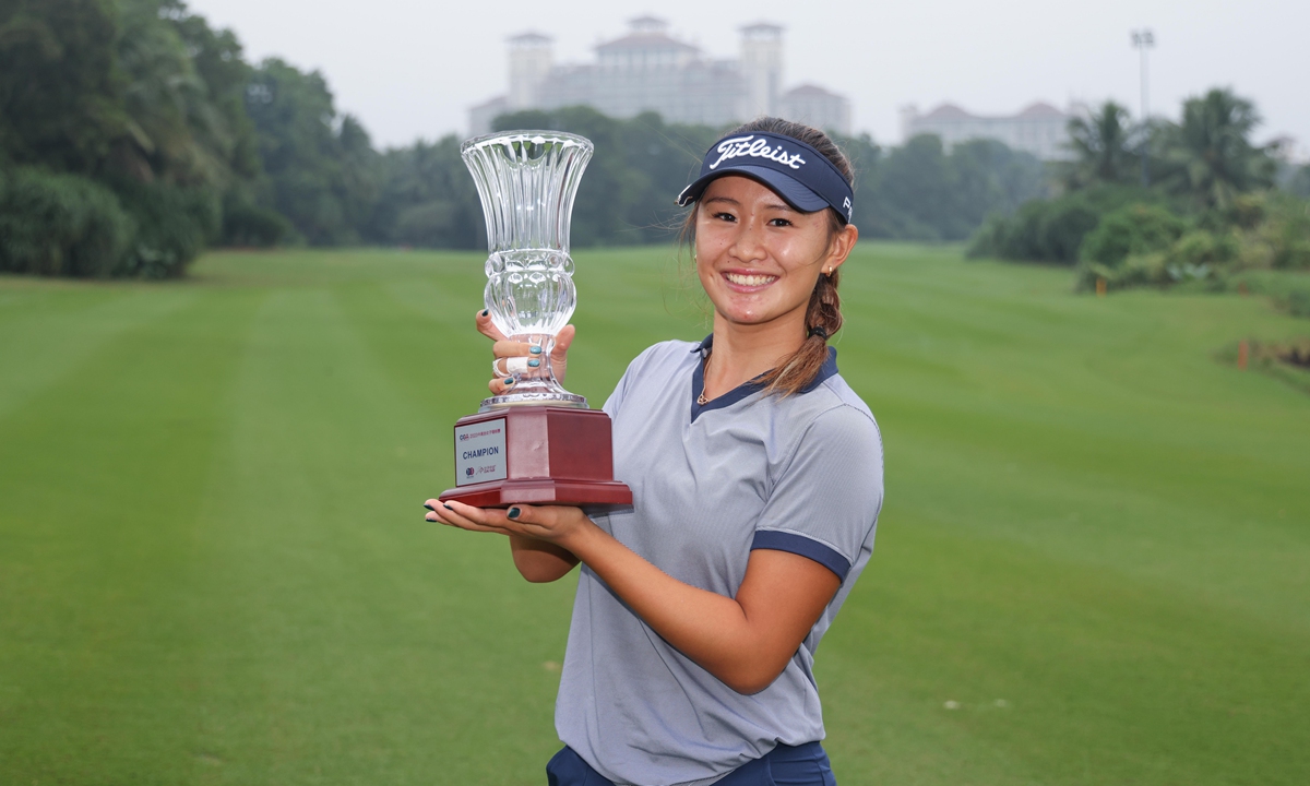 Michelle Zhang Yunxuan celebrates her debut victory on the China LPGA Tour. Photo: Courtesy of China Golf Association