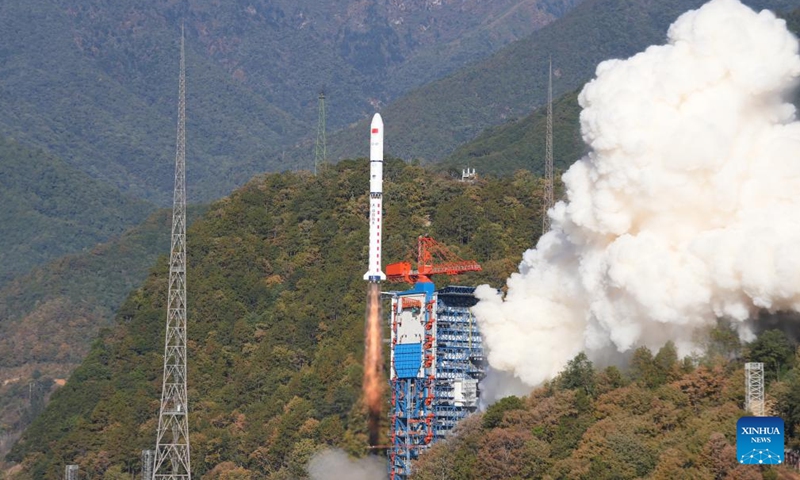 A Long March-2D carrier rocket carrying the Yaogan-39 satellite blasts off from the Xichang Satellite Launch Center in southwest China's Sichuan Province, Dec. 10, 2023. The rocket blasted off at 9:58 a.m. (Beijing Time), and sent the satellite into the preset orbit. It was the 500th flight mission of the Long March series rockets. (Photo: Xinhua)