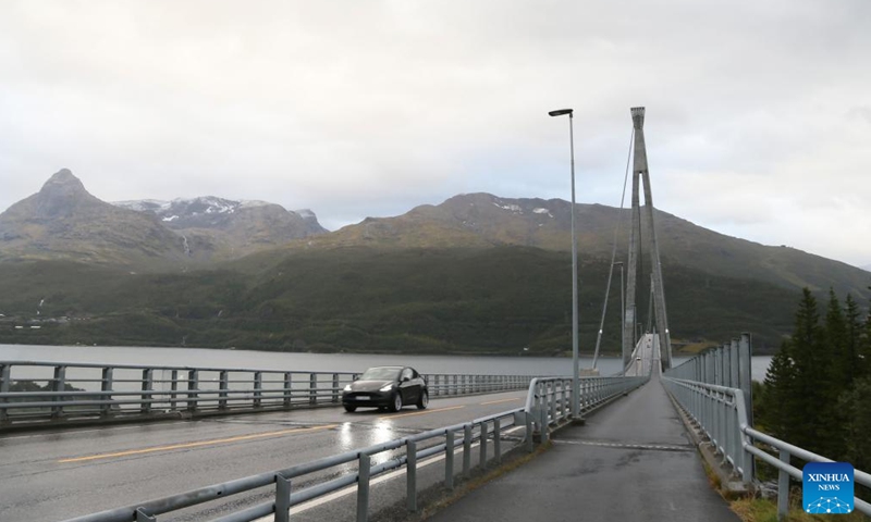 A car drives on the Halogaland Bridge near Norway's northern port city of Narvik, on Sept. 5, 2023. (Photo: Xinhua)