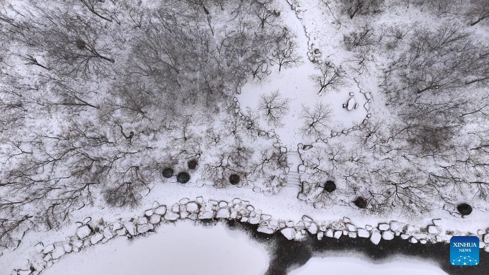 This aerial photo taken on Dec. 14, 2023 shows the snow scenery at Haibao park in Yinchuan, northwest China's Ningxia Hui Autonomous Region.(Photo: Xinhua)