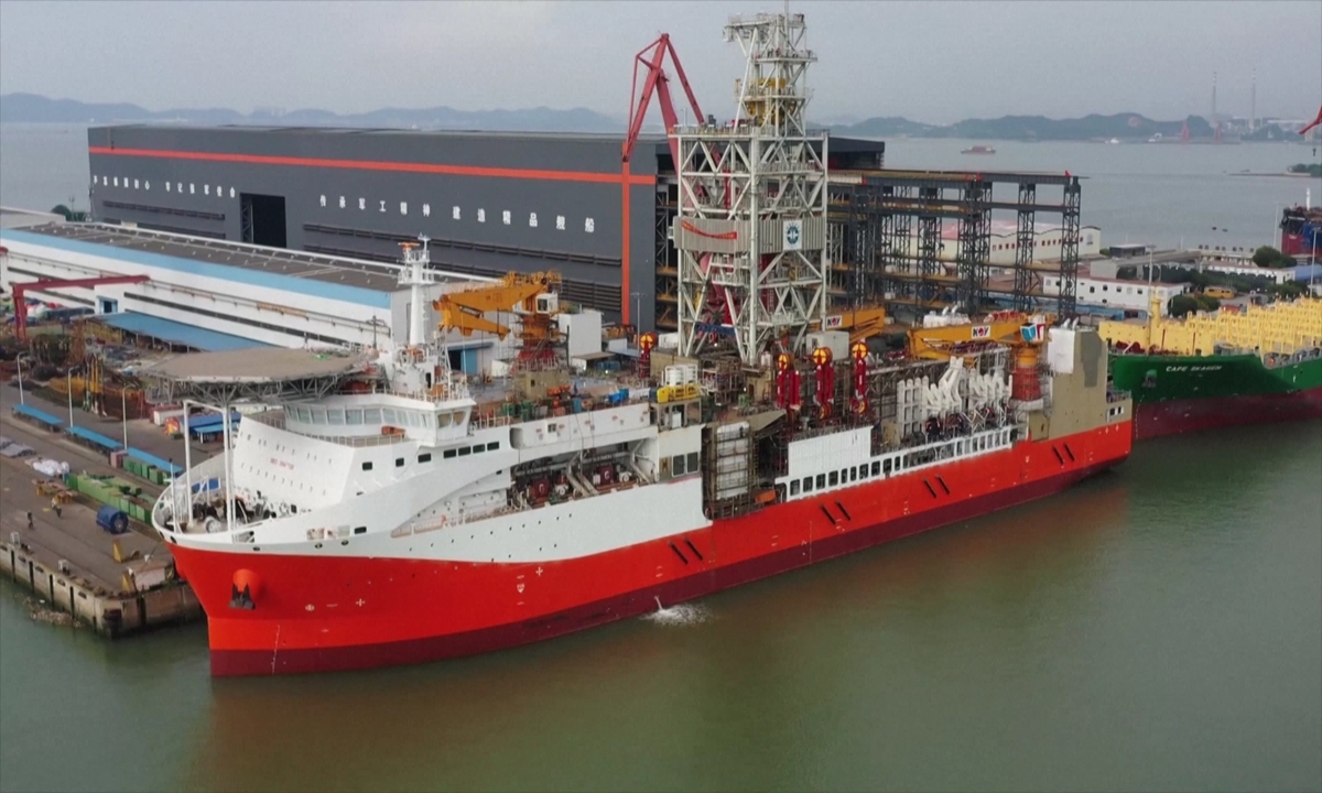China's first domestically developed deep-sea drilling vessel, also the world's most advanced ship of its kind, was officially named Mengxiang, which means 