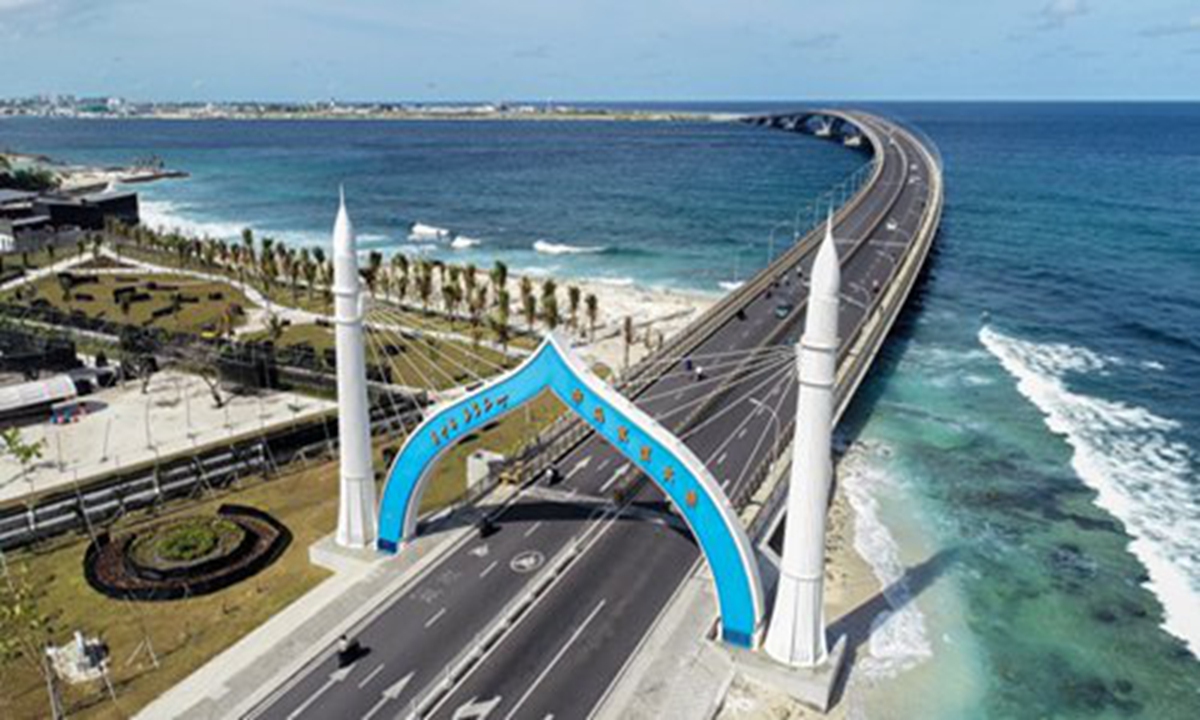 An aeriel view of the China-Maldives Friendship Bridge linking the Maldivian capital of Male with neighboring island Hulhule Photo: Xinhua