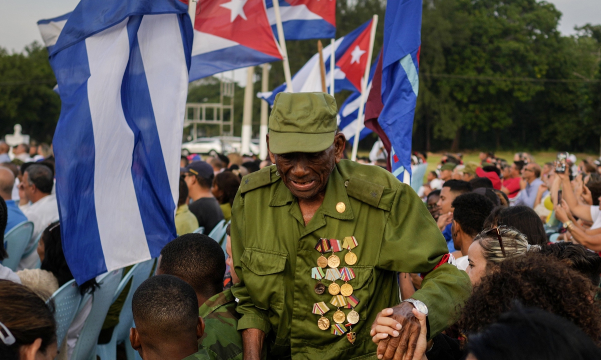 A veteran of the 1959 Cuban Revolution attends a ceremony on the 65th anniversary of the arrival of Fidel Castro to the capital as head of the Revolutionary Army in Havana, Cuba, on January 8, 2024. Photo: VCG