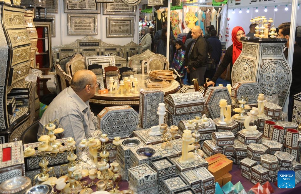 People visit the 47th session of the Baghdad International Fair in Baghdad, Iraq, on Jan. 11, 2024. More than 800 Iraqi and foreign companies from about 20 countries participated the event, which opened on Jan. 10 and will last until Jan. 19.(Photo: Xinhua)