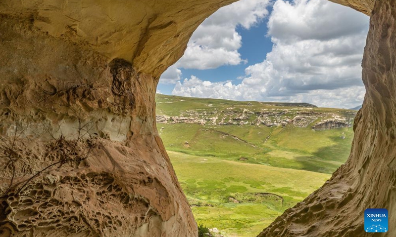 This photo taken on Jan. 14, 2024 shows the view in a cave in Golden Gate Highlands National Park in Free State province, South Africa. Located in the northeastern part of Free State province, Golden Gate Highlands National Park derives its name from the shades of gold cast by the sun on the sandstone cliffs. (Xinhua/Zhang Yudong)