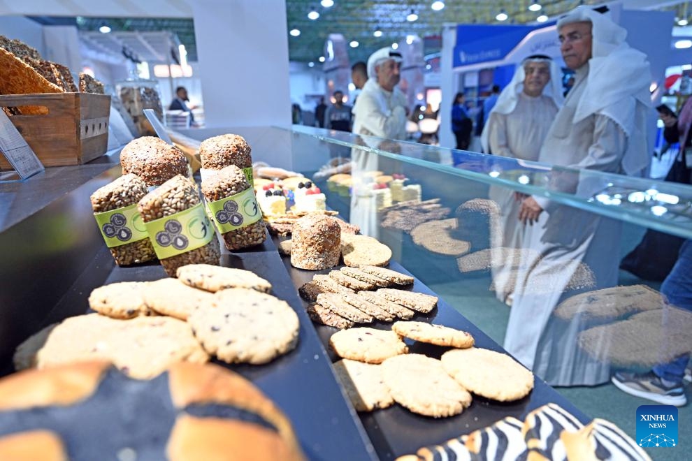 People visit the HORECA Kuwait 2024 exhibition in Hawalli Governorate, Kuwait, on Jan. 15, 2024. Kuwait launched on Monday the HORECA Kuwait 2024 exhibition here to promote food service and tourism industry.(Photo: Xinhua)