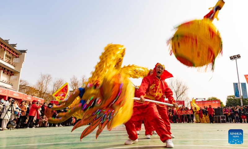 Actors perform dragon dance in Lushan City, east China's Jiangxi Province, Jan. 16, 2024. Various events are held across the country in celebration of the upcoming Chinese Lunar New Year, which falls on Feb. 10 this year.(Photo: Xinhua)