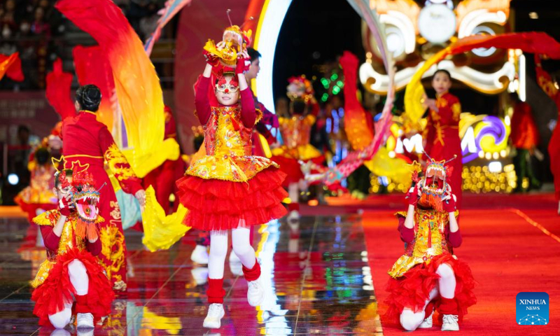 Actors perform during Celebrations of the 25th Anniversary of the Establishment of the Macao Special Administrative Region and the Parade for Celebration of the Year of the Dragon in south China's Macao on Feb. 12, 2024. (Xinhua/Cheong Kam Ka)