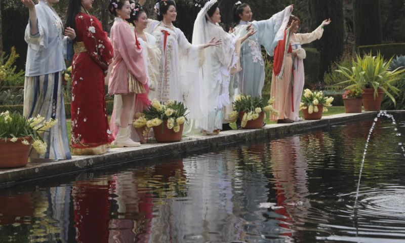 Hanfu enthusiasts demonstrate traditional Huazhao Festival ceremony at the Filoli Historic House & Garden in Woodside, California, the United States, March 2, 2024.

An event was held by the Northern California Hanfu Association here on Saturday in celebration of the Huazhao Festival, the flower goddess' birthday. (Photo by Liu Yilin/Xinhua)