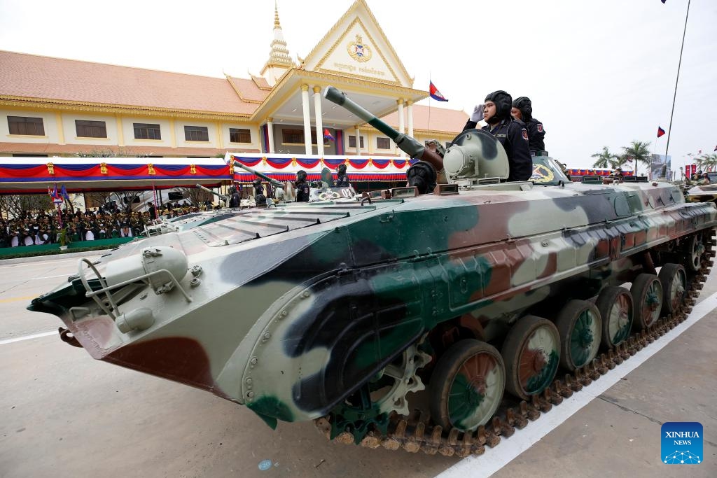 A battle tank parades in celebration of the 25th anniversary of the founding of the Royal Cambodian Army (RCA) in Phnom Penh, Cambodia, Jan. 24, 2024. Cambodia on Wednesday celebrated the 25th anniversary of the founding of the RCA, an arm of the Royal Cambodian Armed Forces (RCAF).(Photo: Xinhua)