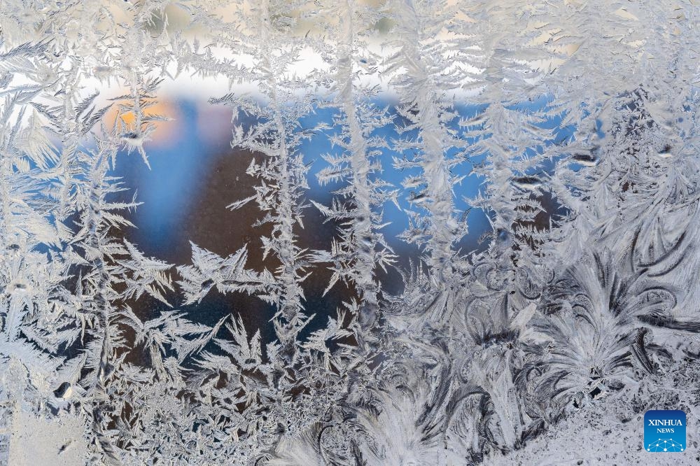 A window with frost pattern is pictured in Heihe, northeast China's Heilongjiang Province, Jan. 31, 2024.(Photo: Xinhua)