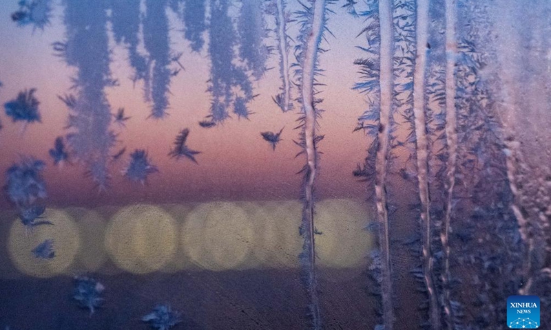 A window with frost pattern is pictured in Heihe, northeast China's Heilongjiang Province, Jan. 31, 2024.(Photo: Xinhua)