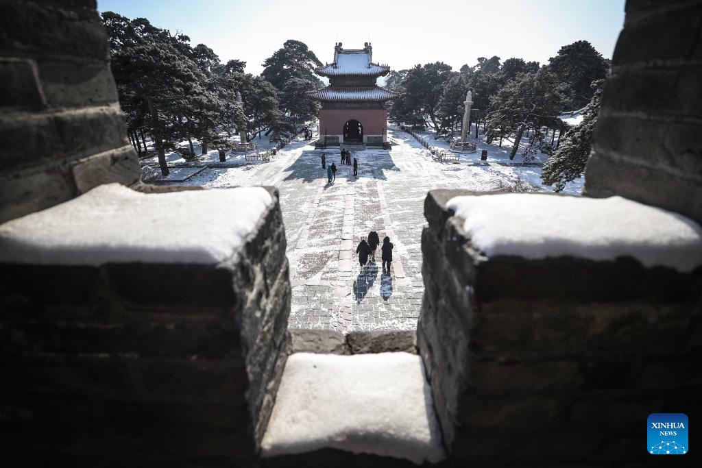 People visit the Beiling Park after a snowfall in Shenyang, northeast China's Liaoning Province, Jan. 31, 2024.(Photo: Xinhua)