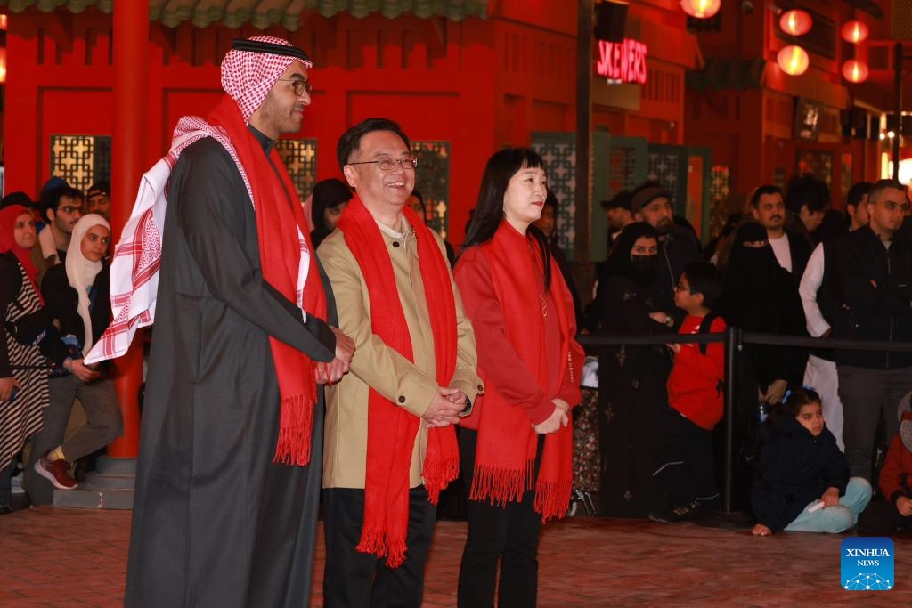 Chinese Ambassador to Saudi Arabia Chen Weiqing (C) attends an event celebrating the upcoming Chinese Lunar New Year, or the Spring Festival, at the Chinatown of the Boulevard World in Riyadh, Saudi Arabia, on Feb. 5, 2024.(Photo: Xinhua)