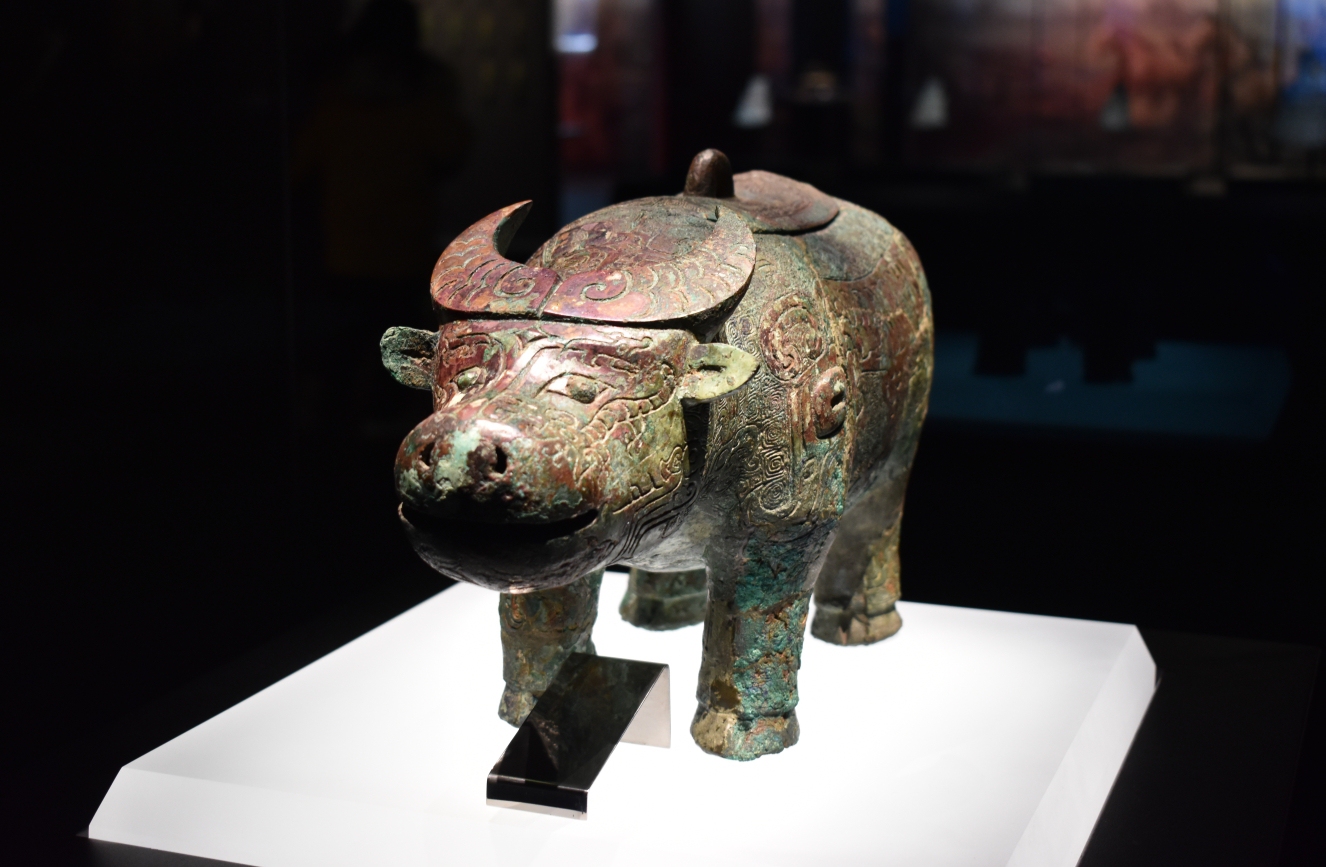 People visit the new building of the Yinxu Museum in Anyang, Henan Province, as it officially opens to the public on February 26, 2024. Nearly 4,000 items or sets of Shang Dynasty (c.1600BC-1046BC) cultural relics, sunch as bronzewares, pottery, jade objects and oracle bones, are on display at the new building, including the only bull-like brone wine vessle unearthed at the Yin Ruins. Photo: Chen Xi/GT