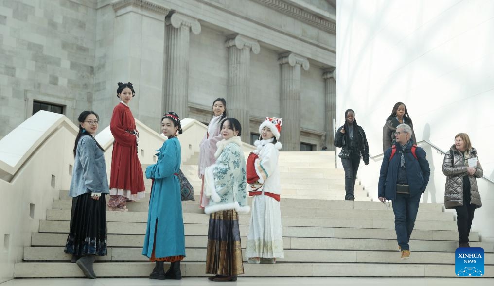 Hanfu enthusiasts display Hanfu at the British Museum in London, Britain, Feb. 25, 2024. Hanfu enthusiasts wearing Hanfu, a style of clothing traditionally worn by the Han people, introduced Chinese traditional culture to local people and visitors in London on Sunday.(Photo: Xinhua)