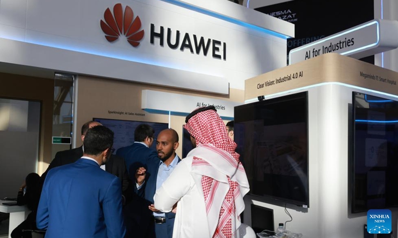 People visit Huawei's booth at the LEAP 2024 in Riyadh, Saudi Arabia, on March 4, 2024. The LEAP Tech Conference 2024 kicked off here on Monday, aiming to attract 11.9 billion U.S. dollars in investments, according to the press release issued by the organizing committee.(Photo: Xinhua)