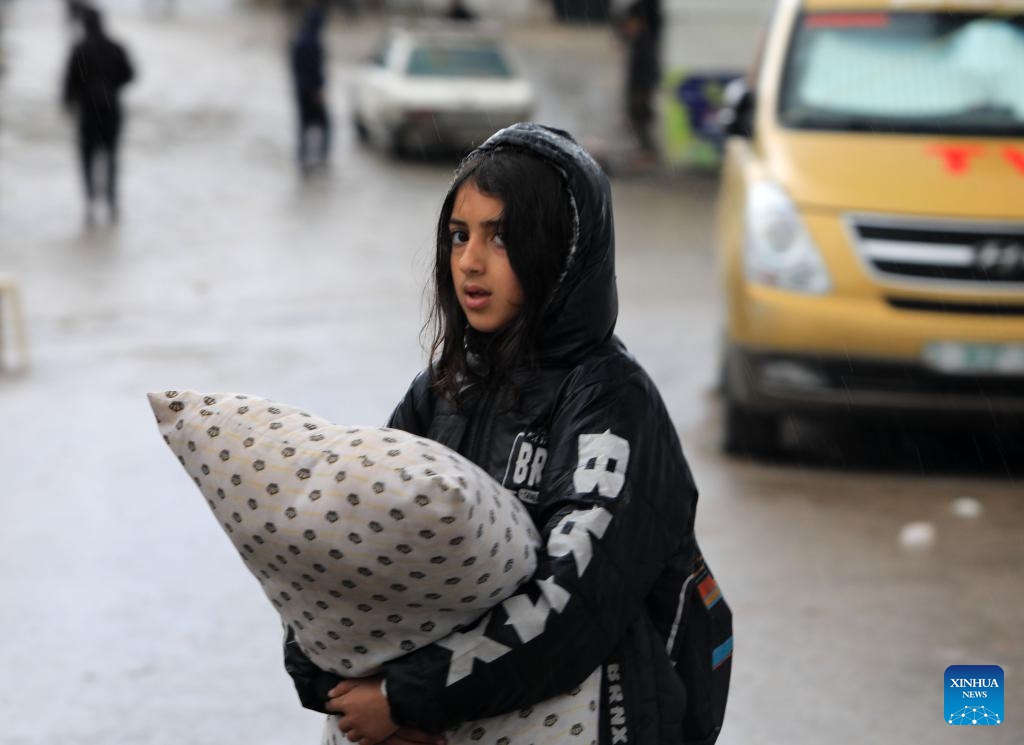 A displaced girl is seen at a temporary camp in the southern Gaza Strip city of Rafah, on March 7, 2024.(Photo: Xinhua)