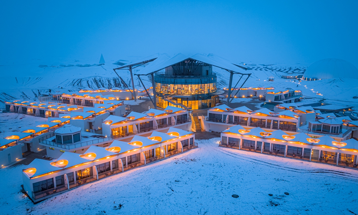 The Starry Hotel in the Tengger Desert
