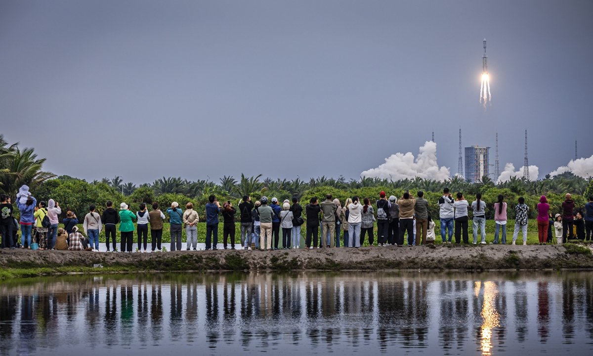 
A Long March-8 rocket, carrying the Queqiao-2 relay communication satellite as well as the Tiandu-1, Tiandu-2 communication and navigation technology experiment satellites, takes off from Wenchang Space Launch Site in South China's Hainan Province on March 20, 2024. Photo: VCG