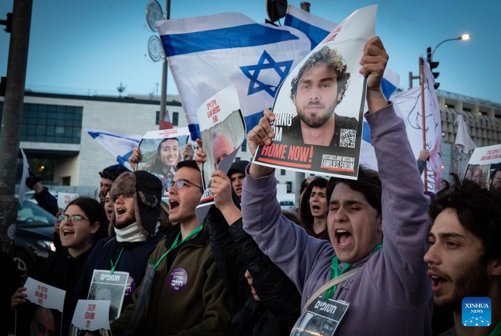 People take part in rally calling for immediate ceasefire in Jerusalem ...