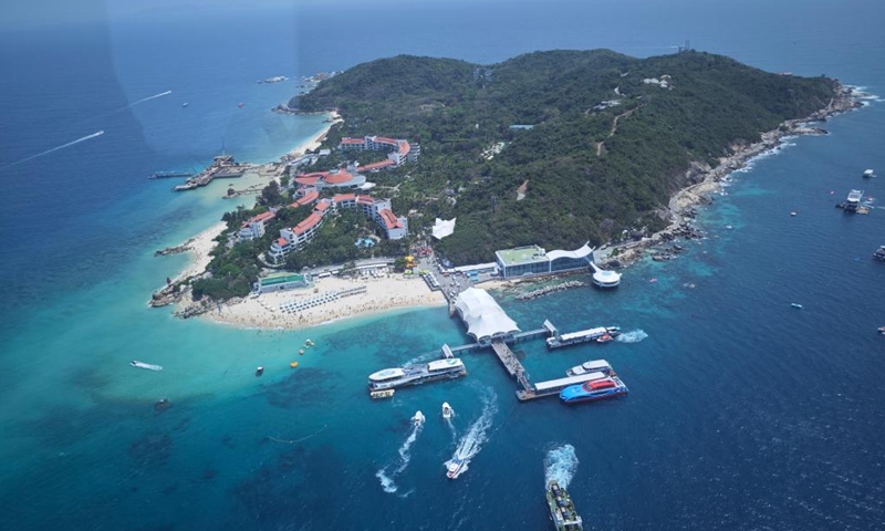 This photo taken during a helicopter aerial tour on March 21, 2024 shows Wuzhizhou Island in Sanya, south China's Hainan Province.(Xinhua/Zhou Huimin)