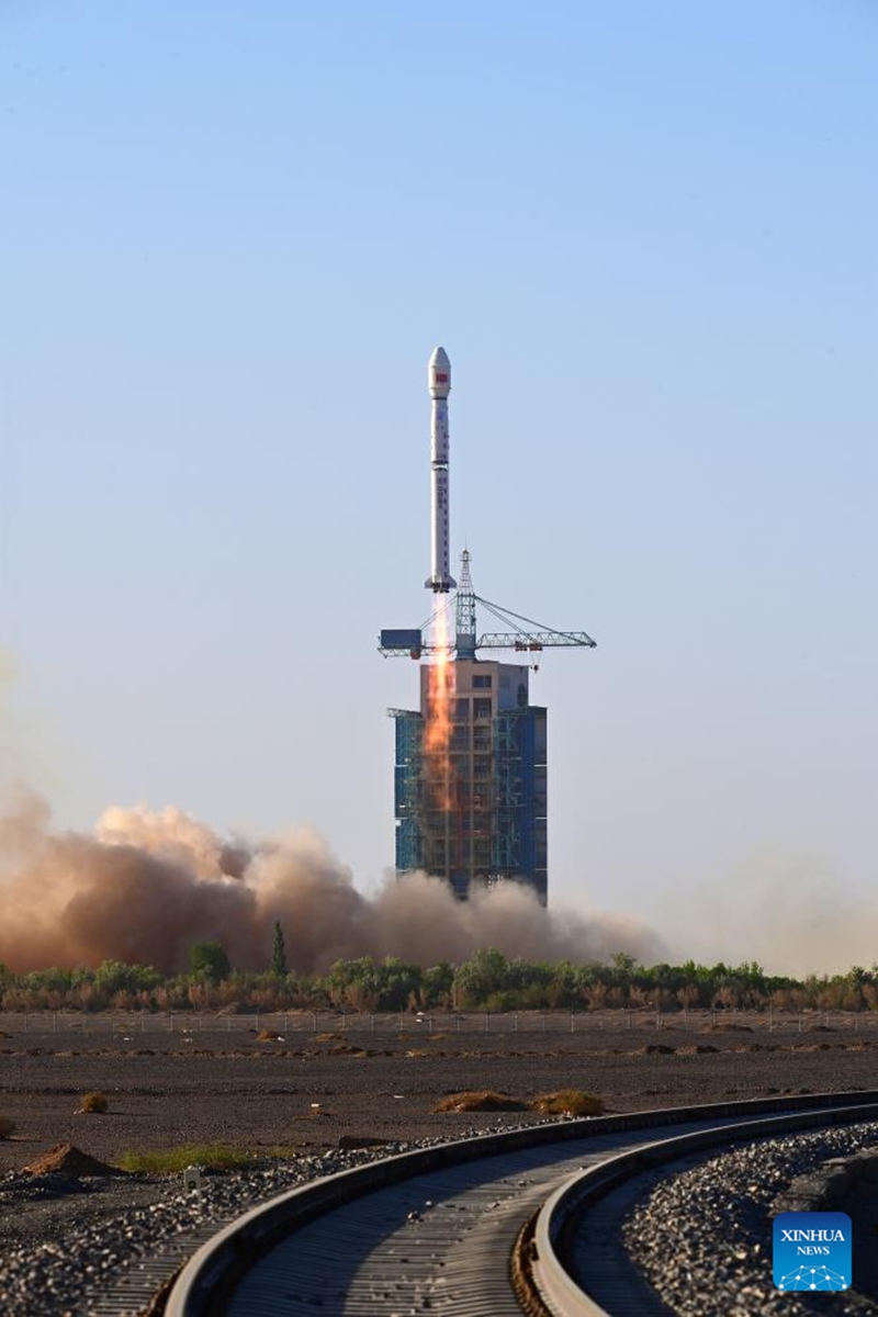 A Long March-4C rocket carrying the satellite Shiyan-23 blasts off from the Jiuquan Satellite Launch Center in northwest China, May 12, 2024. Photo: Xinhua