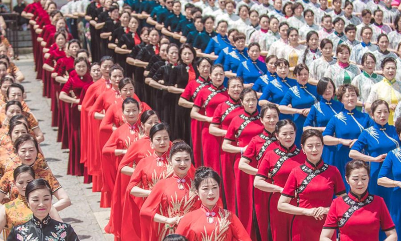 A cheongsam fashion show is staged in Changzhou, east China's Jiangsu Province, May 12, 2024. Photo: China News Service