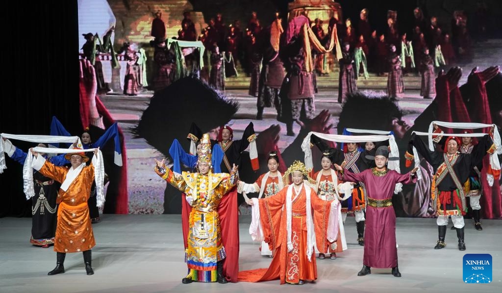 Actors from Yushu Tibetan Autonomous Prefecture of northwest China's Qinghai Province perform in Beijing, capital of China on May 13, 2024. Thirty actors, all of them career farmers and herders, presented 10 shows, including dance, chorus and short plays here on Monday night.(Photo: Xinhua)