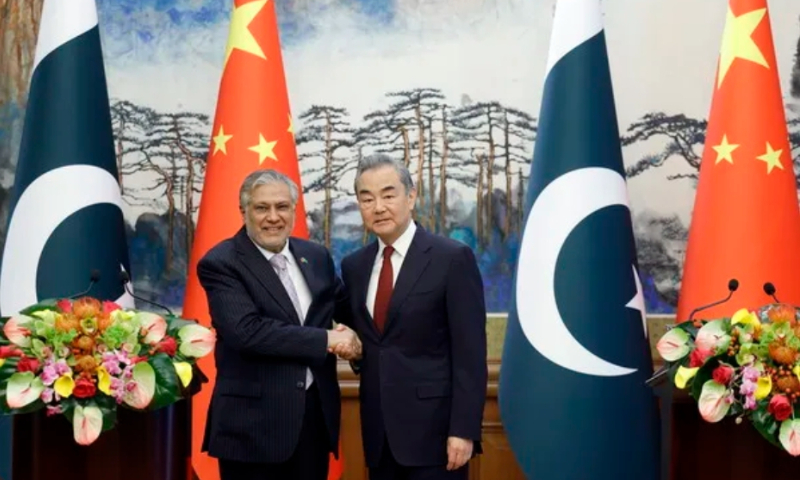 Chinese Foreign Minister Wang Yi (right) meets with Pakistan's Deputy Prime Minister and Foreign Minister Mohammad Ishaq Dar in Beijing on May 15. Photo: Chinese Foreign Ministry