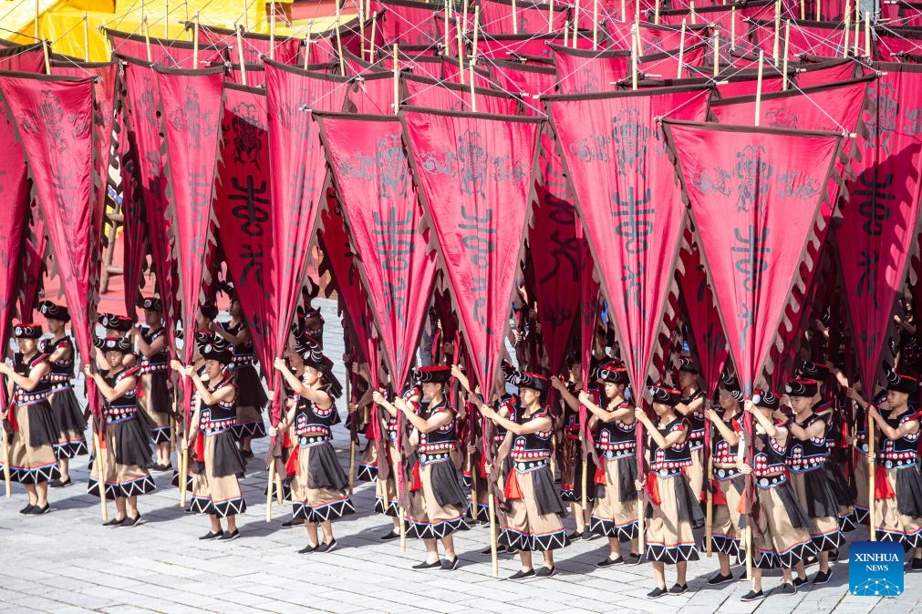 People from the Miao ethnic group celebrate the Caihuashan festival in Chiyou Jiuli Town of Pengshui Miao-Tujia Autonomous County, southwest China's Chongqing, May 15, 2024. The Caihuashan festival is a traditional Miao festival which derives from courtship rituals, where young people meet and make acquaintance by singing and dancing together. The festival celebrations have become increasingly popular in recent years with the development of local tourism and the promotion of Miao ethnic cultures.(Photo: Xinhua)