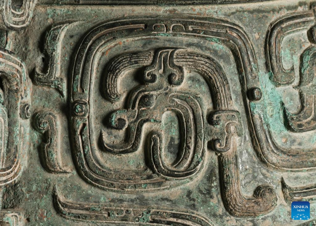 This photo taken on Jan. 23, 2024 shows the pattern of dragon on a piece of Qin Gong Bo at Baoji Bronze Ware Museum in Baoji, northwest China's Shaanxi Province. Kept in Baoji Bronze Ware Museum, Qin Gong Bo is a type of bronze percussion instrument dating back to the Spring and Autumn period (770 B.C.-476 B.C.). In 1978, three pieces of Qin Gong Bo were unearthed in Baoji.(Photo: Xinhua)