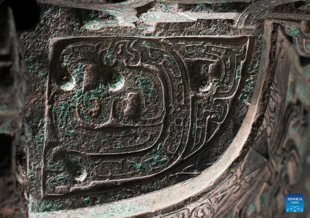 This photo taken on Jan. 23, 2024 shows the pattern of dragon on a piece of Qin Gong Bo at Baoji Bronze Ware Museum in Baoji, northwest China's Shaanxi Province. Kept in Baoji Bronze Ware Museum, Qin Gong Bo is a type of bronze percussion instrument dating back to the Spring and Autumn period (770 B.C.-476 B.C.). In 1978, three pieces of Qin Gong Bo were unearthed in Baoji. (Photo: Xinhua)