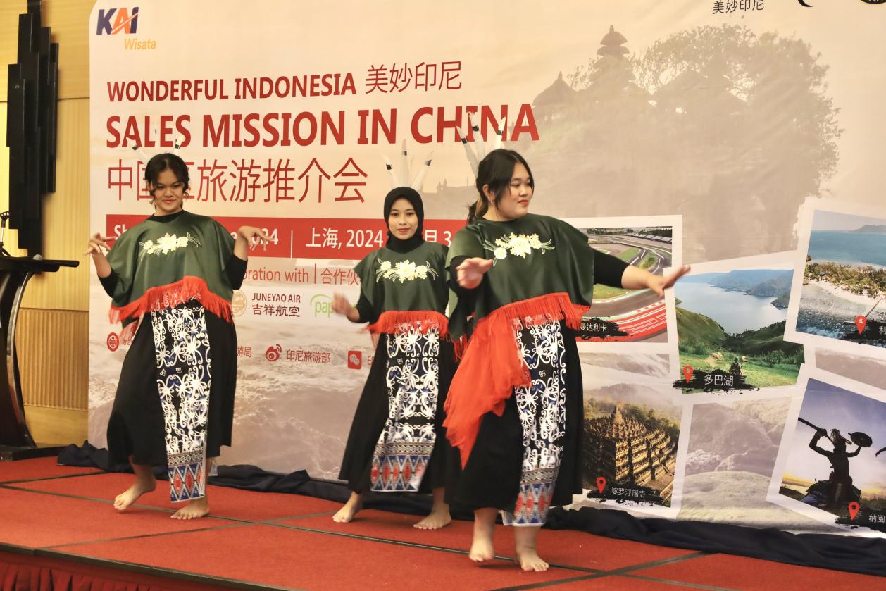 Women perform a traditional Indonesian-style dance at a tourism promotion event in Shanghai on June 3, 2024. Photo: Courtesy of the Consulate General of Indonesia in Shanghai