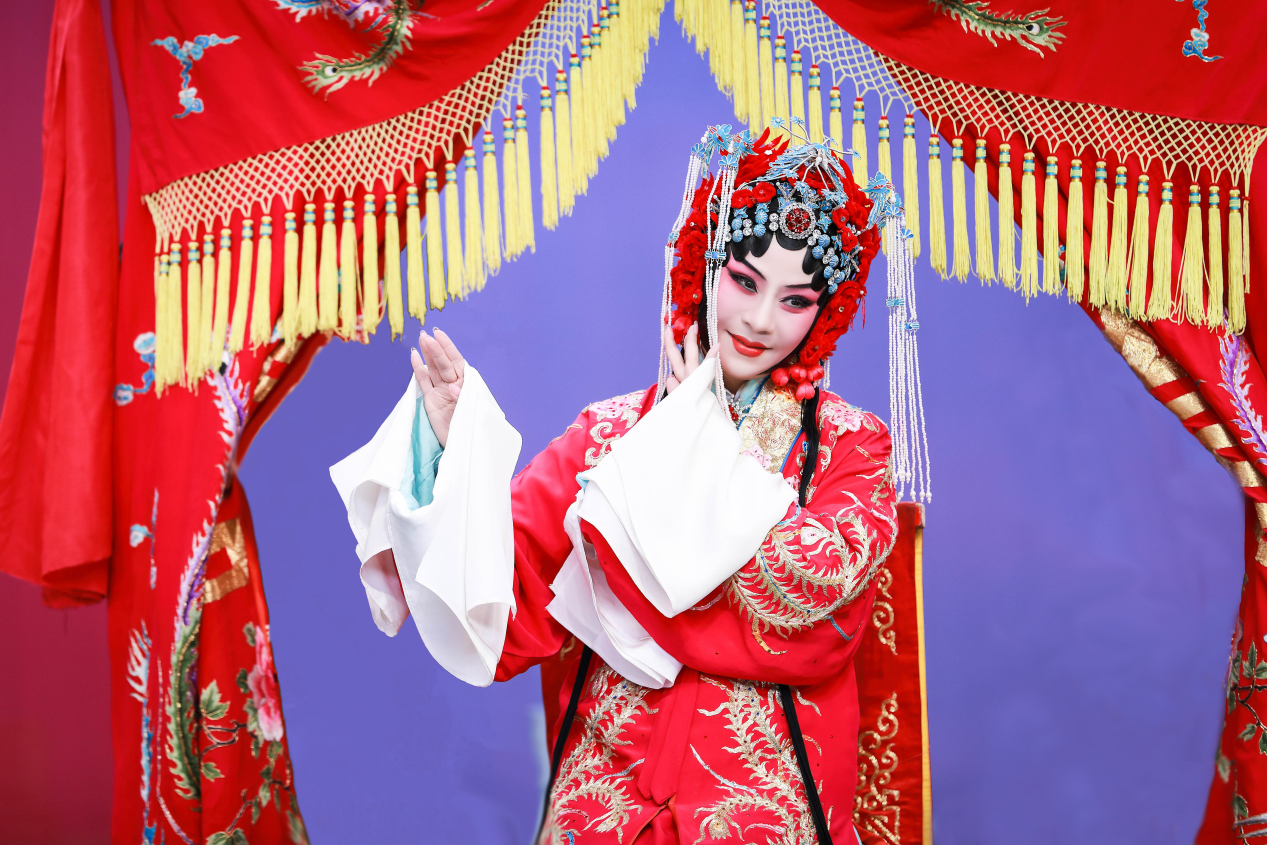 Chi Xiaoqiu leads a Peking Opera performance commemorating the 120th anniversary of Peking Opera artist Cheng Yanqiu's birth. Photo: Screenshot from website